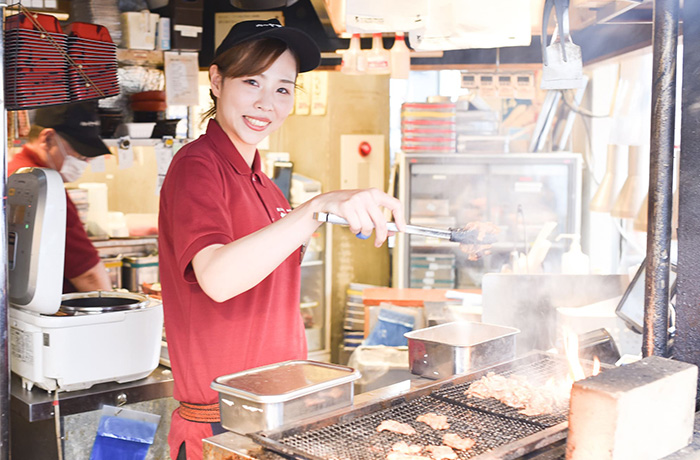 常連のお客様が多いお店もあるので、お客様とのやりとりは当店ならではの楽しさ・やりがいにつながるかと思います。